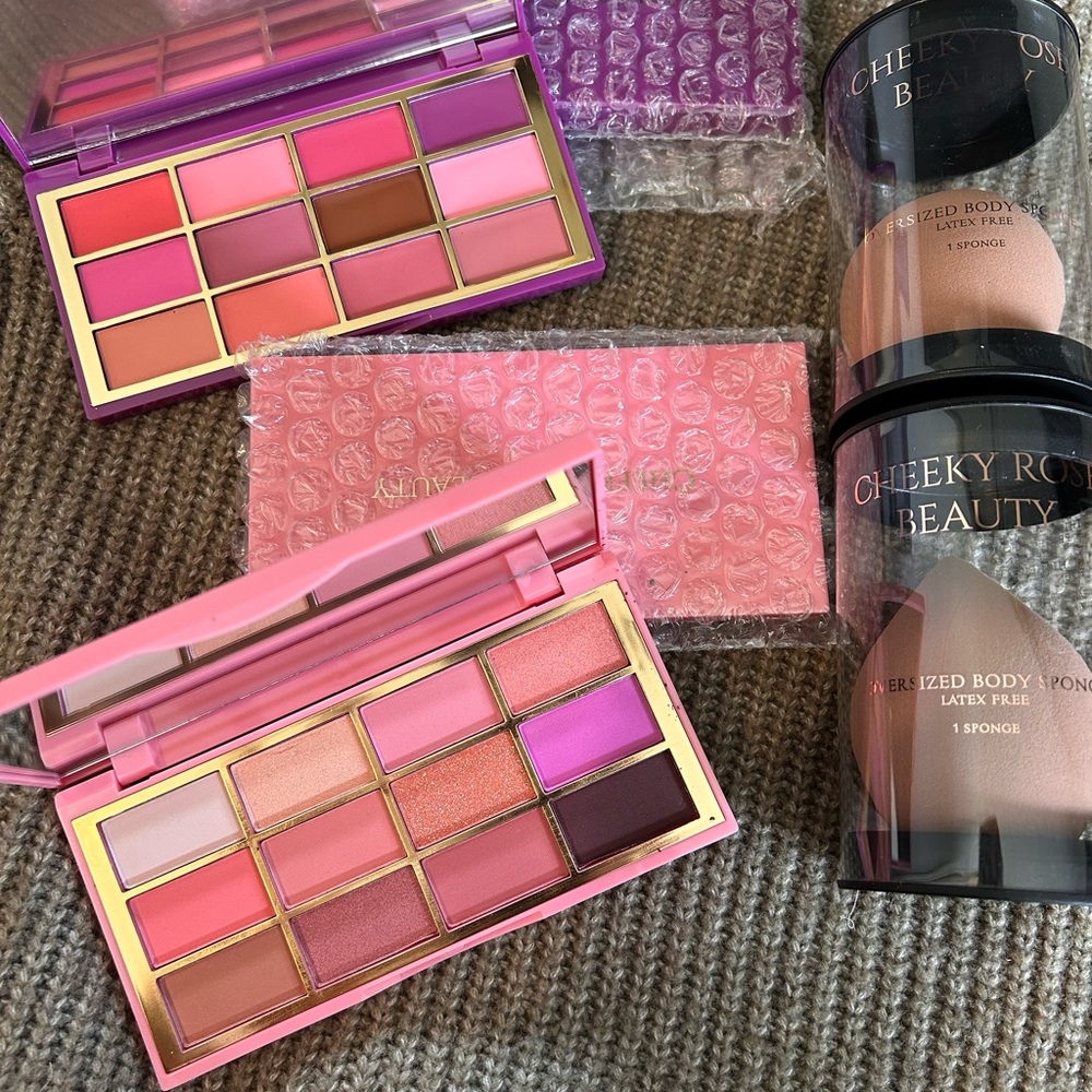 Pink Makeup Set - Picture 2 of 5
